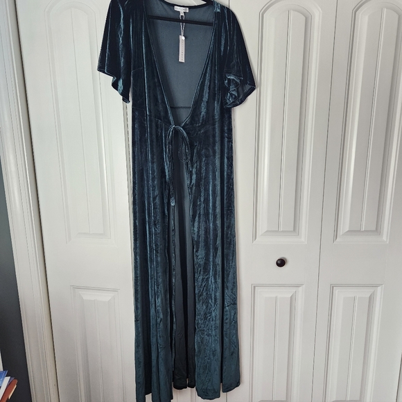 Baltic Born Meghan Velvet Maxi Dress Jade - Picture 2 of 7